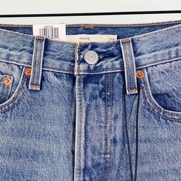 NWT Levi’s Wedgie Icon Fit High Rise Raw Light Wash Rigid Denim Jeans In Shut Up - Picture 9 of 13